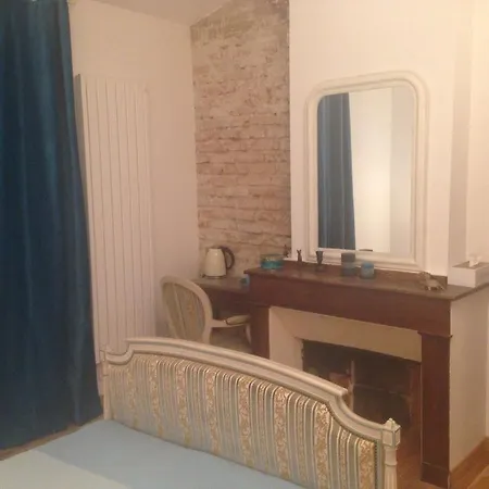 Chambres D'hotes La Ferme D'abdon Bed and Breakfast